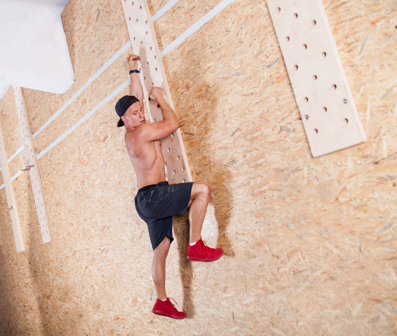 MORGAN 2.5m CLIMBING PEG BOARD